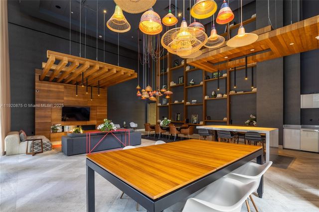 1010 Brickell Ave 4207, Miami, FL 33131