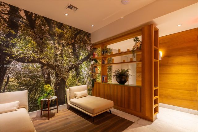 1010 Brickell Ave 4207, Miami, FL 33131