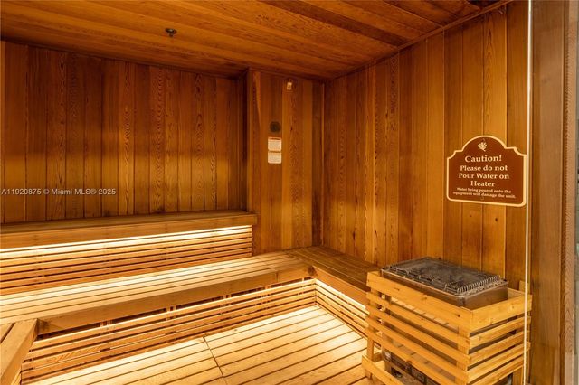 1010 Brickell Ave 4207, Miami, FL 33131