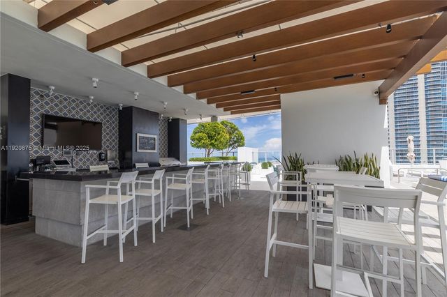 1010 Brickell Ave 4207, Miami, FL 33131