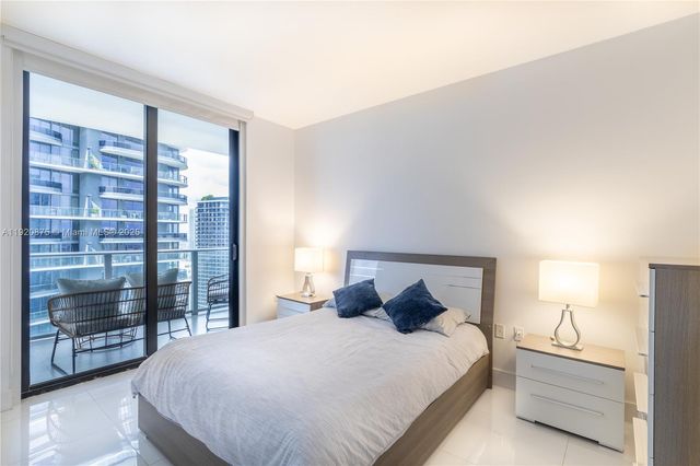 1010 Brickell Ave 4207, Miami, FL 33131