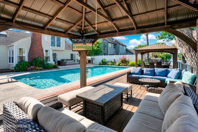 815 Hastings Lane, Point Pleasant, NJ 08742
