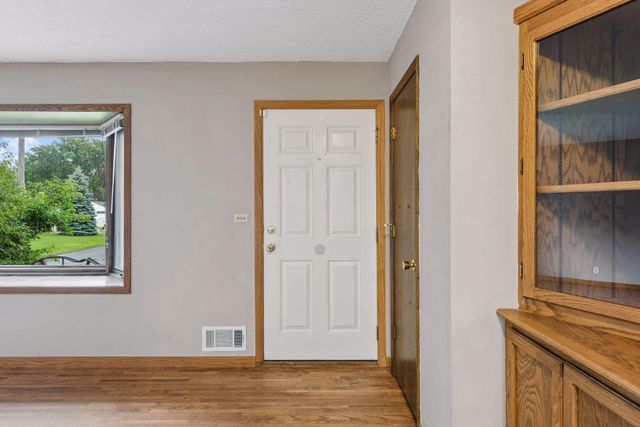 3319 75th Street E, Inver Grove Heights, MN 55076