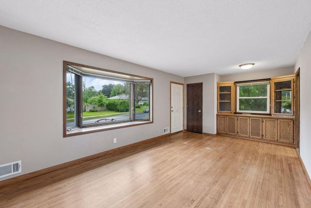 3319 75th Street E, Inver Grove Heights, MN 55076