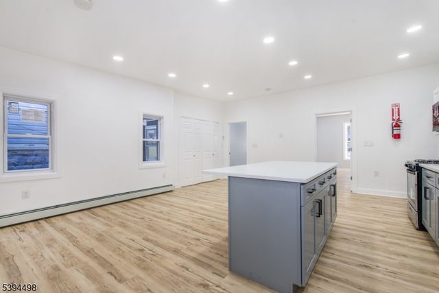 168 N Main St, Paterson City, NJ 07522