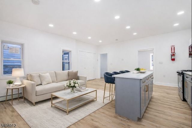 168 N Main St, Paterson City, NJ 07522