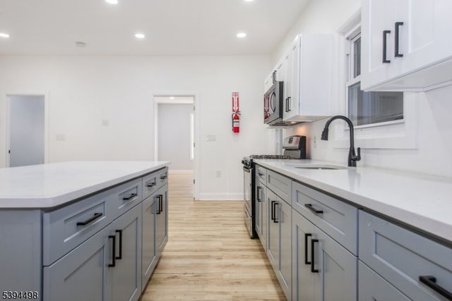 168 N Main St, Paterson City, NJ 07522