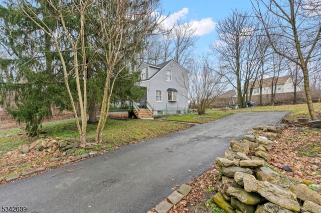 219 Woodside Ave, Newton Town, NJ 07860