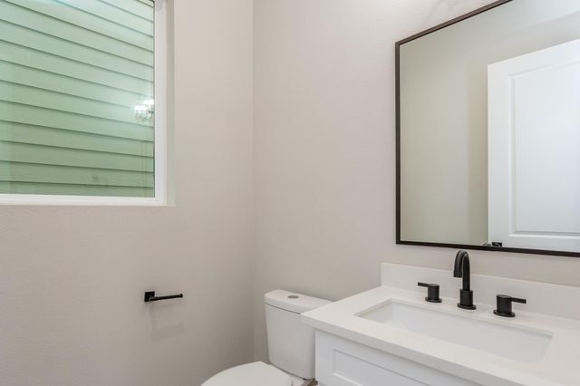 1439 W 25th Street B, Houston, TX 77008