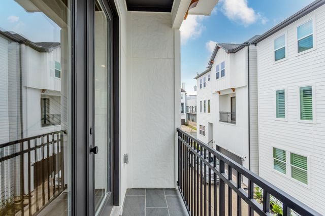 1439 W 25th Street B, Houston, TX 77008