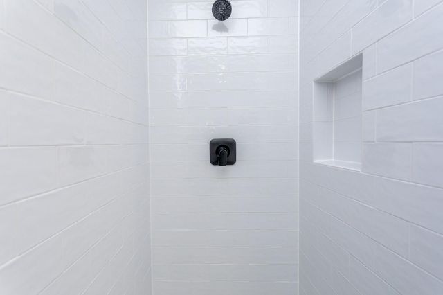 1439 W 25th Street B, Houston, TX 77008