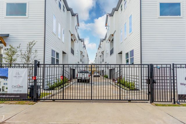 1439 W 25th Street B, Houston, TX 77008