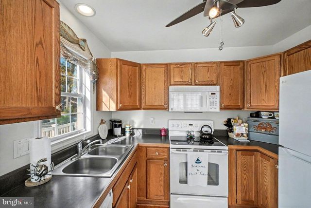 1407 LOSSING AVE, Colonial Beach, VA 22443