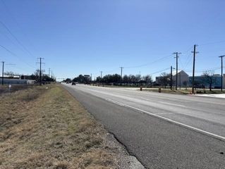 4030 N MAIN ST ST, Taylor, TX 76574