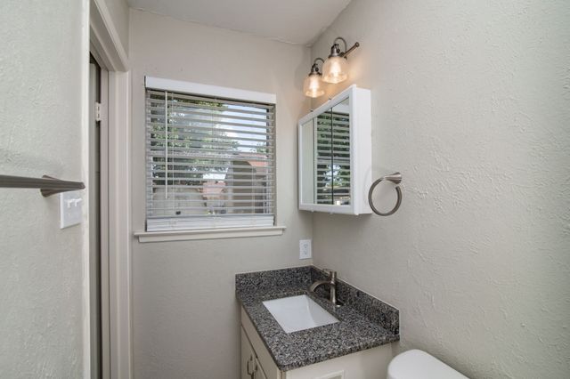2726 Starcrest Lane, Farmers Branch, TX 75234
