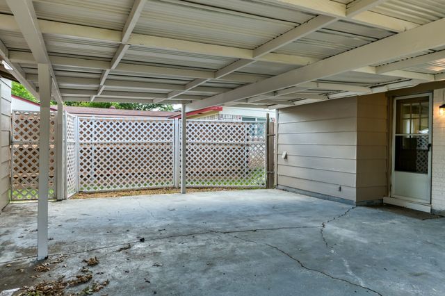 2726 Starcrest Lane, Farmers Branch, TX 75234