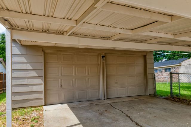 2726 Starcrest Lane, Farmers Branch, TX 75234