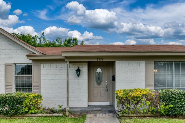 2726 Starcrest Lane, Farmers Branch, TX 75234