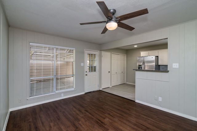 2726 Starcrest Lane, Farmers Branch, TX 75234