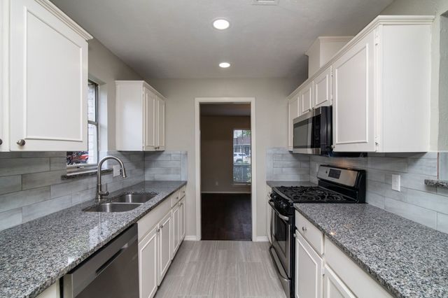 2726 Starcrest Lane, Farmers Branch, TX 75234