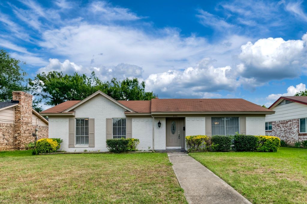 2726 Starcrest Lane, Farmers Branch, TX 75234