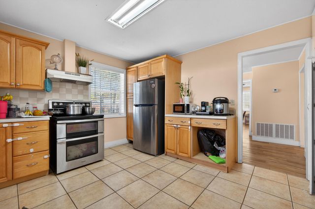 16 NW Avenue G, Belle Glade, FL 33430