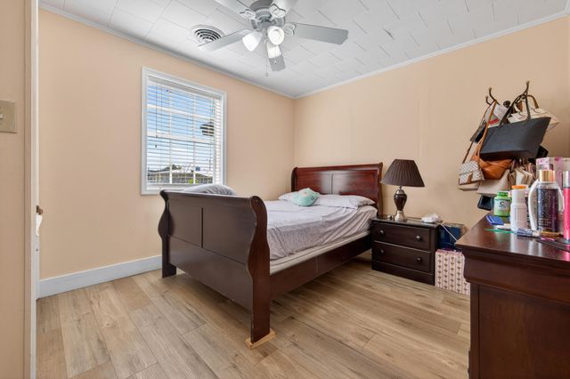 16 NW Avenue G, Belle Glade, FL 33430