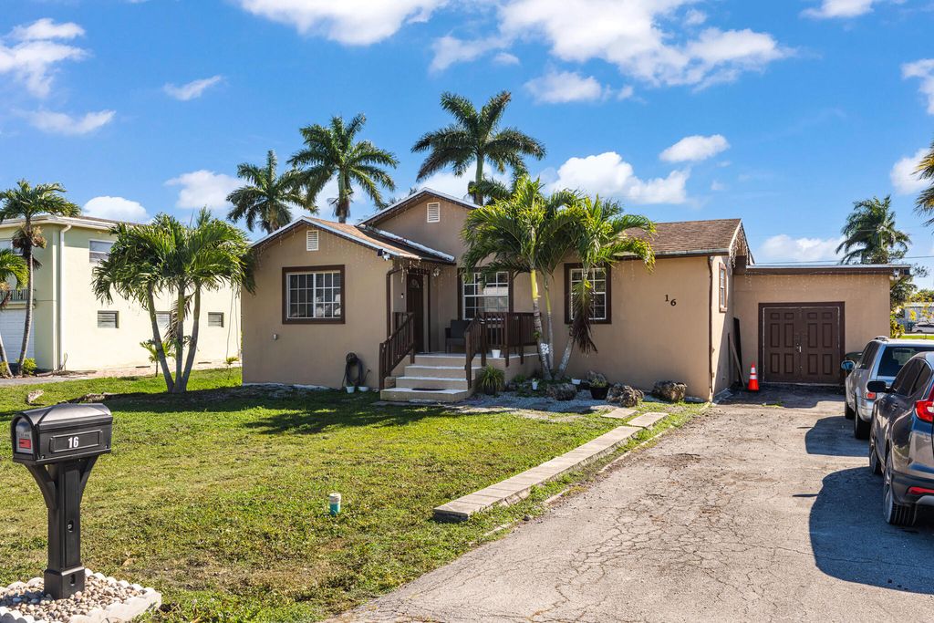 16 NW Avenue G, Belle Glade, FL 33430