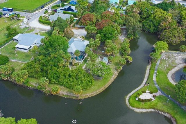 612 SE 6th Street, Stuart, FL 34994