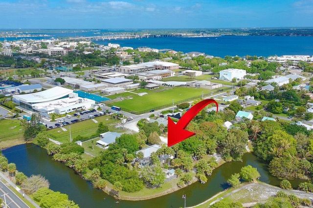 612 SE 6th Street, Stuart, FL 34994