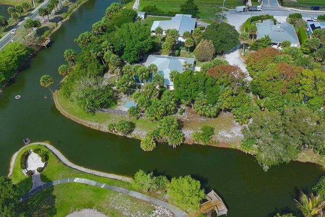 612 SE 6th Street, Stuart, FL 34994