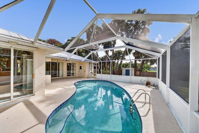 612 SE 6th Street, Stuart, FL 34994