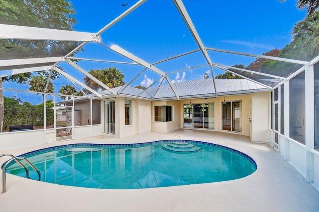 612 SE 6th Street, Stuart, FL 34994