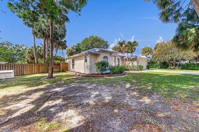 612 SE 6th Street, Stuart, FL 34994