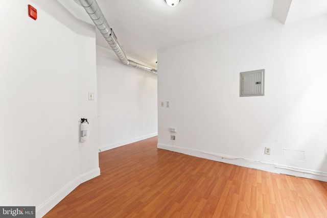 5241-00 WALNUT ST, Philadelphia, PA 19139