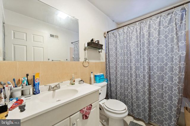 5241-00 WALNUT ST, Philadelphia, PA 19139