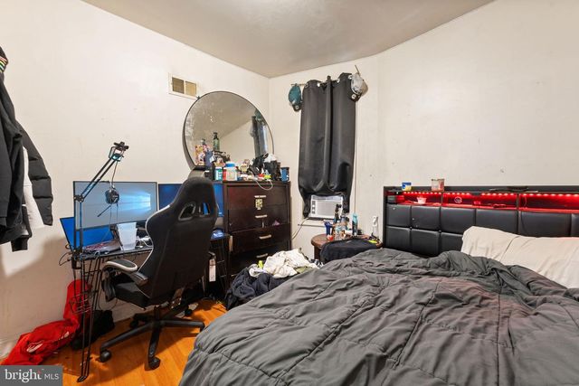 5241-00 WALNUT ST, Philadelphia, PA 19139