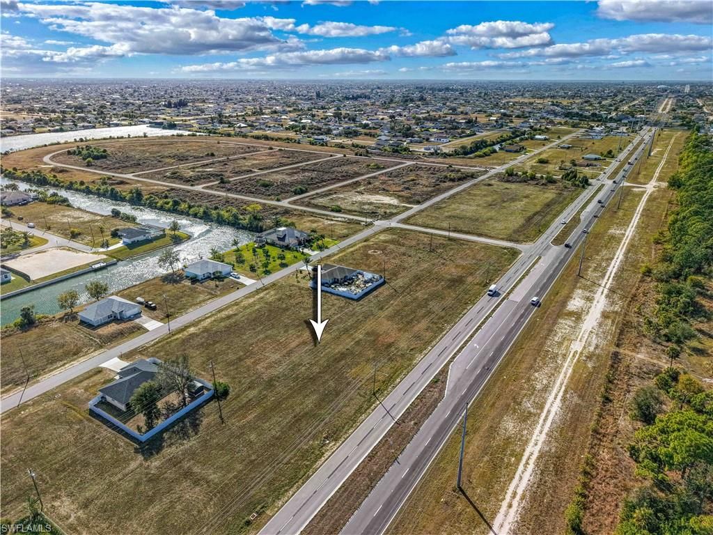 Image 3 of property listing at 1216 Kismet PKWY E, Cape Coral, FL 33909