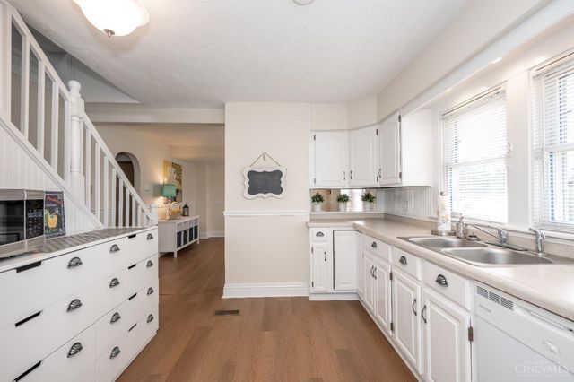 4824 Fairview Avenue, Cincinnati, OH 45242