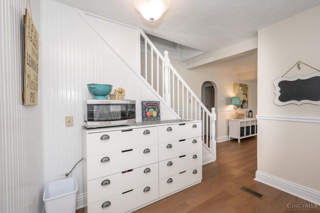 4824 Fairview Avenue, Cincinnati, OH 45242