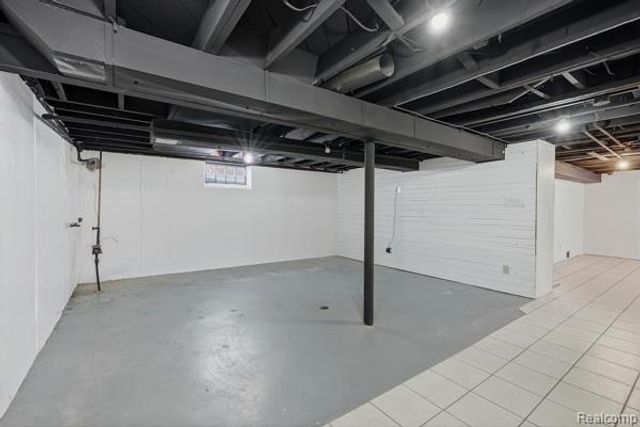 14581 Chatham Street, Detroit, MI 48223