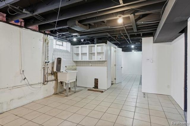 14581 Chatham Street, Detroit, MI 48223