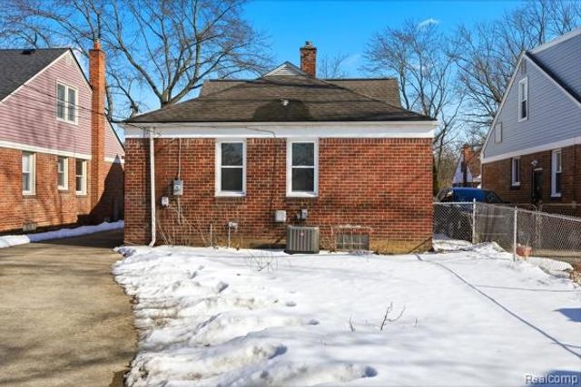 14581 Chatham Street, Detroit, MI 48223