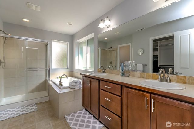 2828 S 357th Court, Federal Way, WA 98003