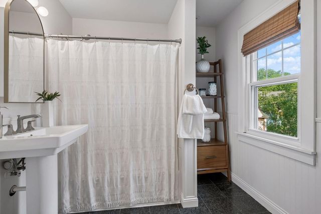 720 W 53rd Street, Minneapolis, MN 55419