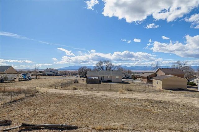 334 W Golden Eagle Way, Pueblo West, CO 81007
