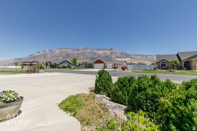 3915 N 2700 W, Farr West, UT 84404