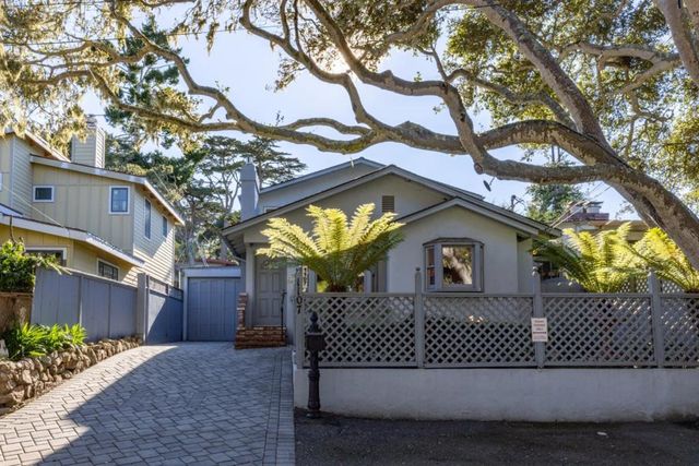 1107 David Avenue, Pacific Grove, CA 93950