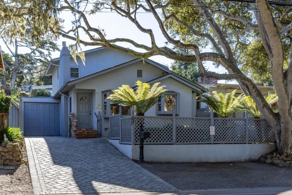 1107 David Avenue, Pacific Grove, CA 93950