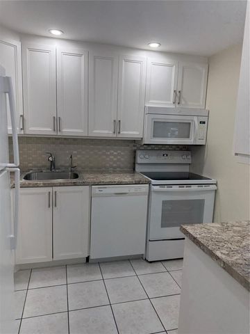 2901 NW 46th Avenue 106, Lauderdale Lakes, FL 33313